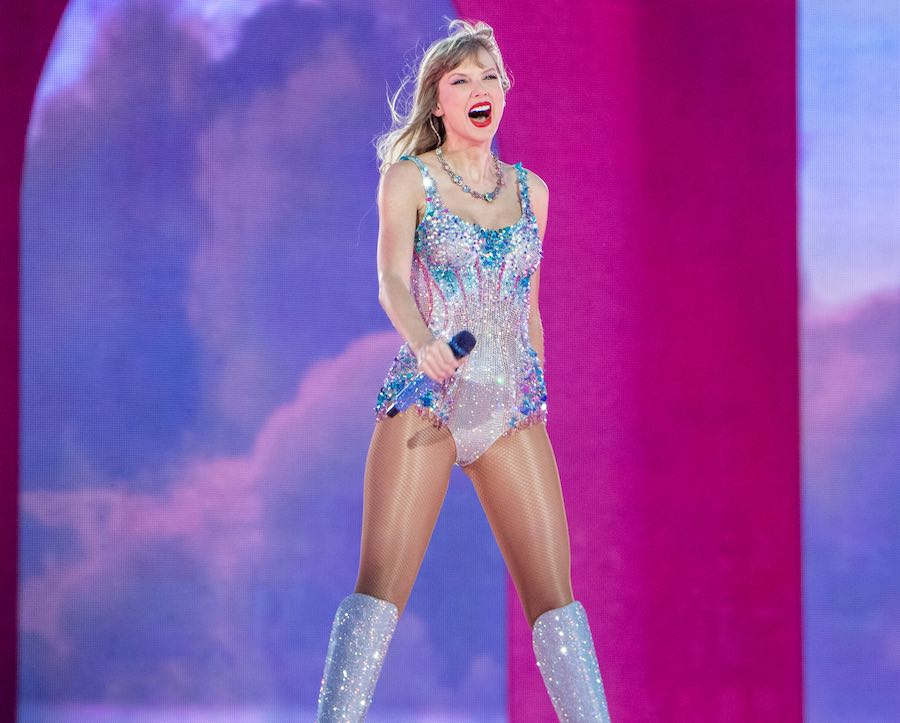 a photo from the Taylor Swift show in Philadelphia