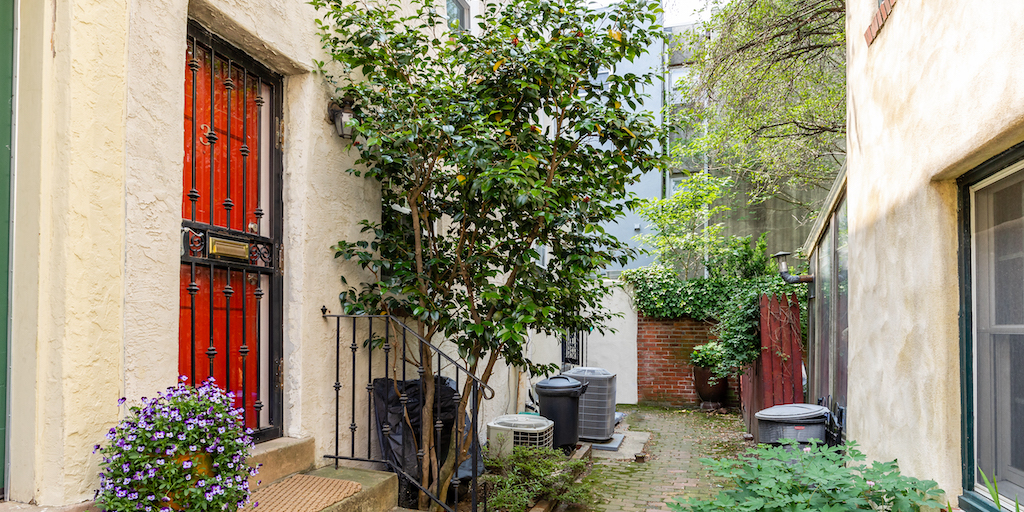 Just Listed: Updated Wash West Courtyard Trinity House for Sale - Vimarsana News
