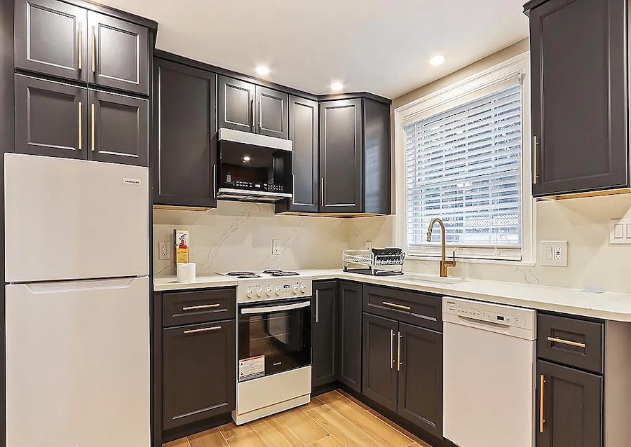 house for sale queen village colonial trinity kitchen