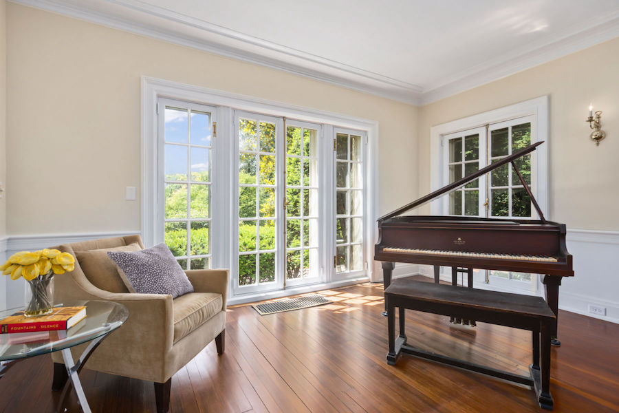 house for sale rydal center-hall colonial living room