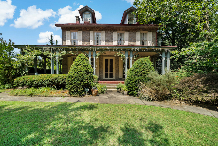 house for sale germantown colonial exterior front