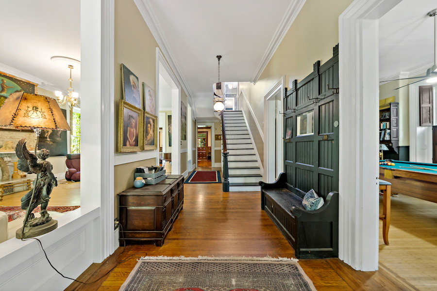 house for sale germantown colonial foyer