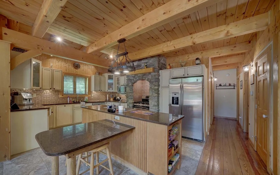 In the Poconos: Greentown Contemporary Log House for Sale