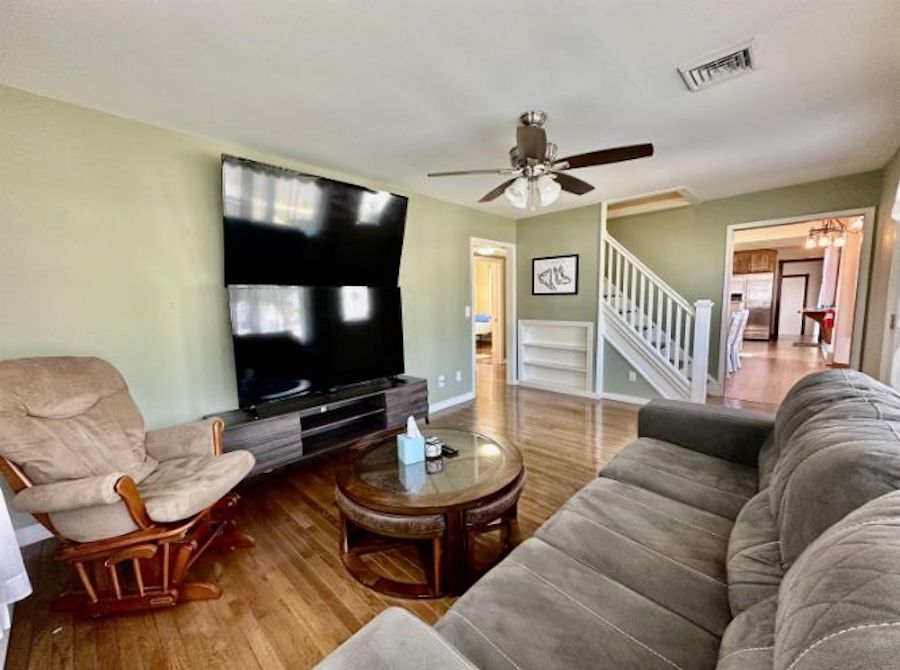 house for sale brigantine cape cod living room