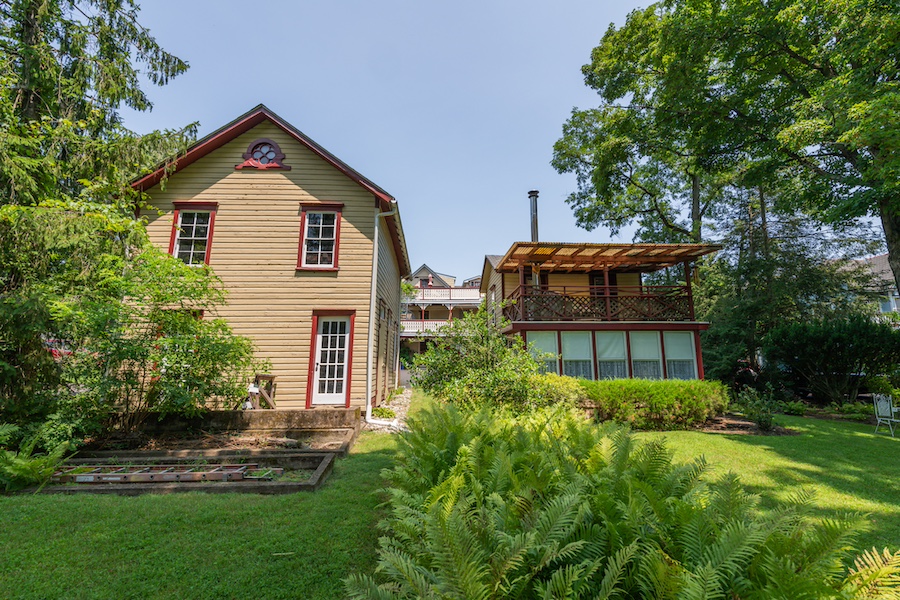 garage and carriage house