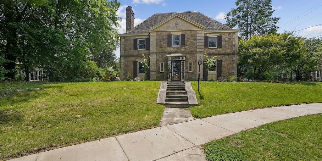 On the Market: Elkins Park Georgian Revival House for Sale - Vimarsana News
