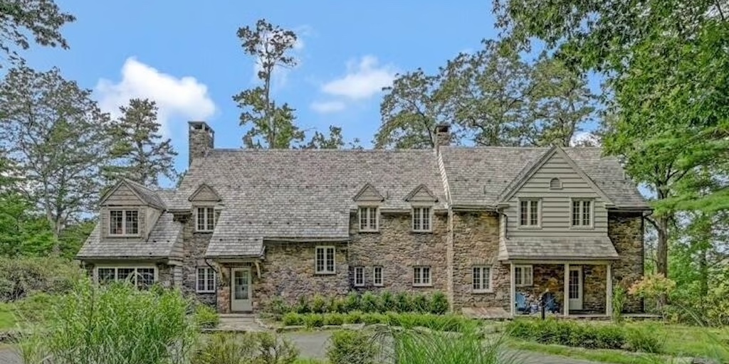 In the Poconos: Buck Hill Falls Estate House for Sale - Vimarsana News
