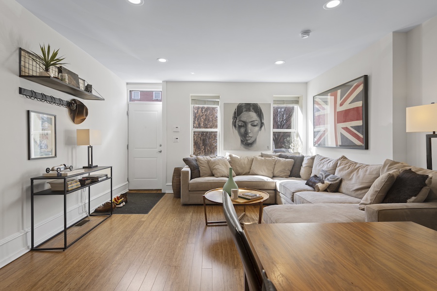 house for sale grad hospital renovated rowhouse living room