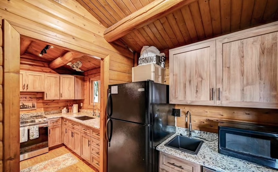 Kitchen laundry room