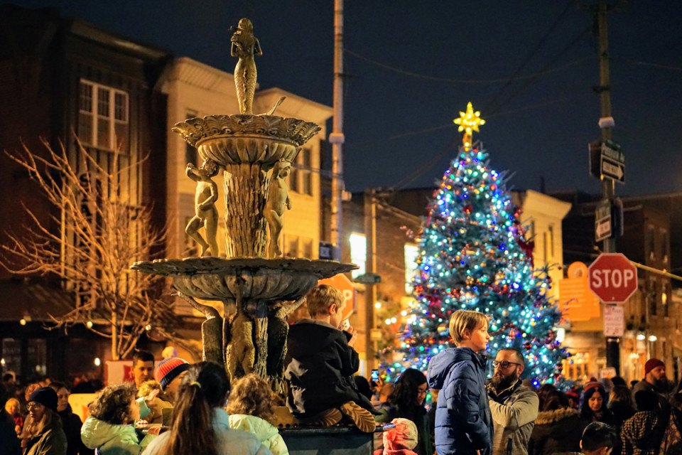 Tree lighting on East Passyunk / Photograph courtesy of EPABID