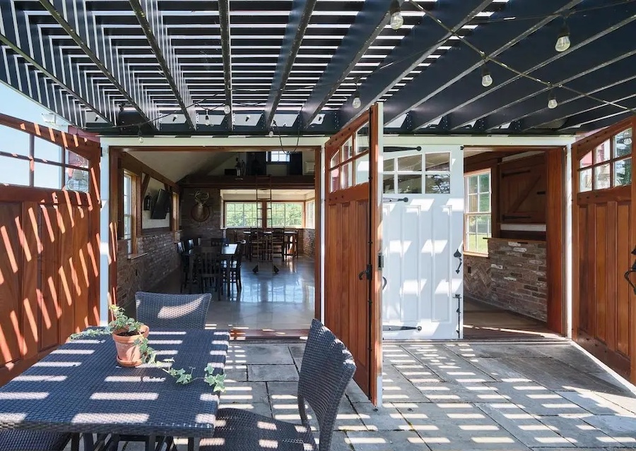 carriage house dining area