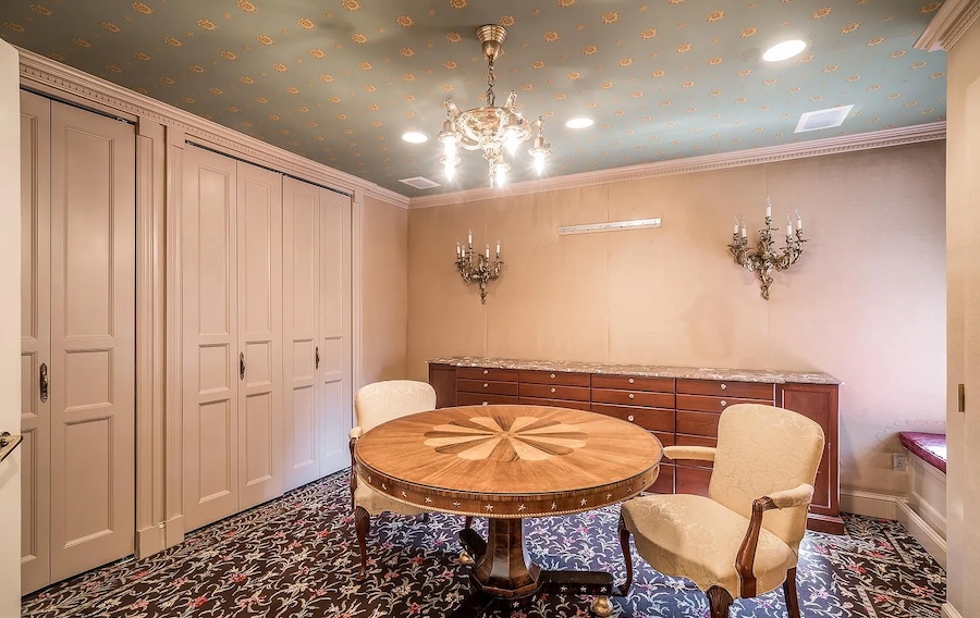 dressing room