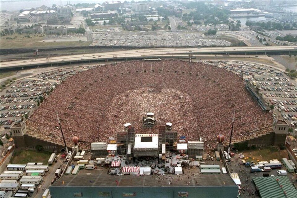 An overhead shot of JFK Stadium in Philadelphia during Live Aid