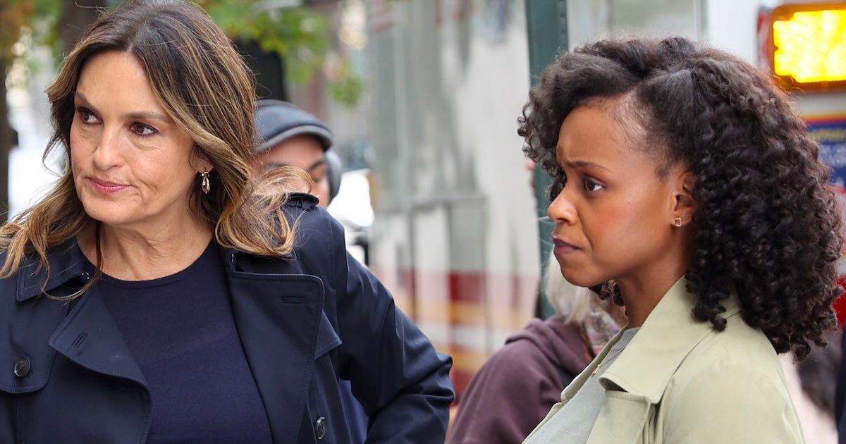 Mariska Hargitay and Aimé Donna Kelly during a <em>Law & Order: SVU</em> shoot in New York in September.