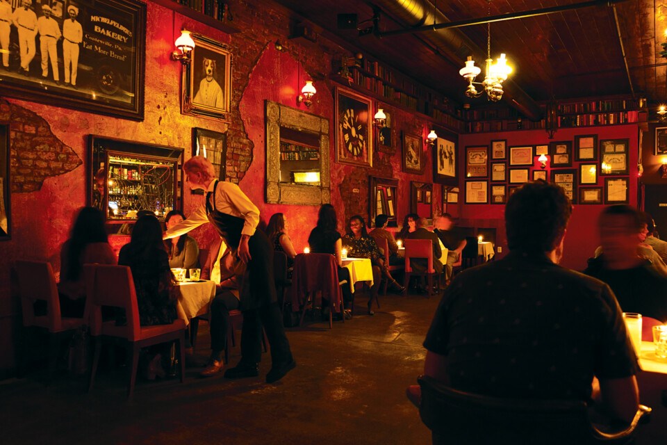 cocktails hop sing laundromat