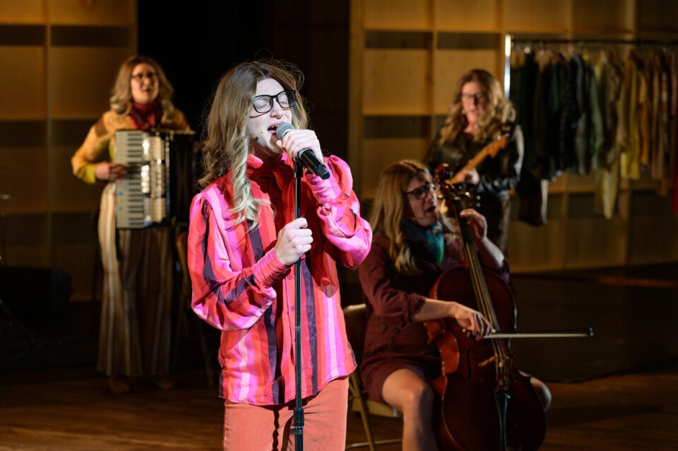 Pax Ressler in Poor Judge