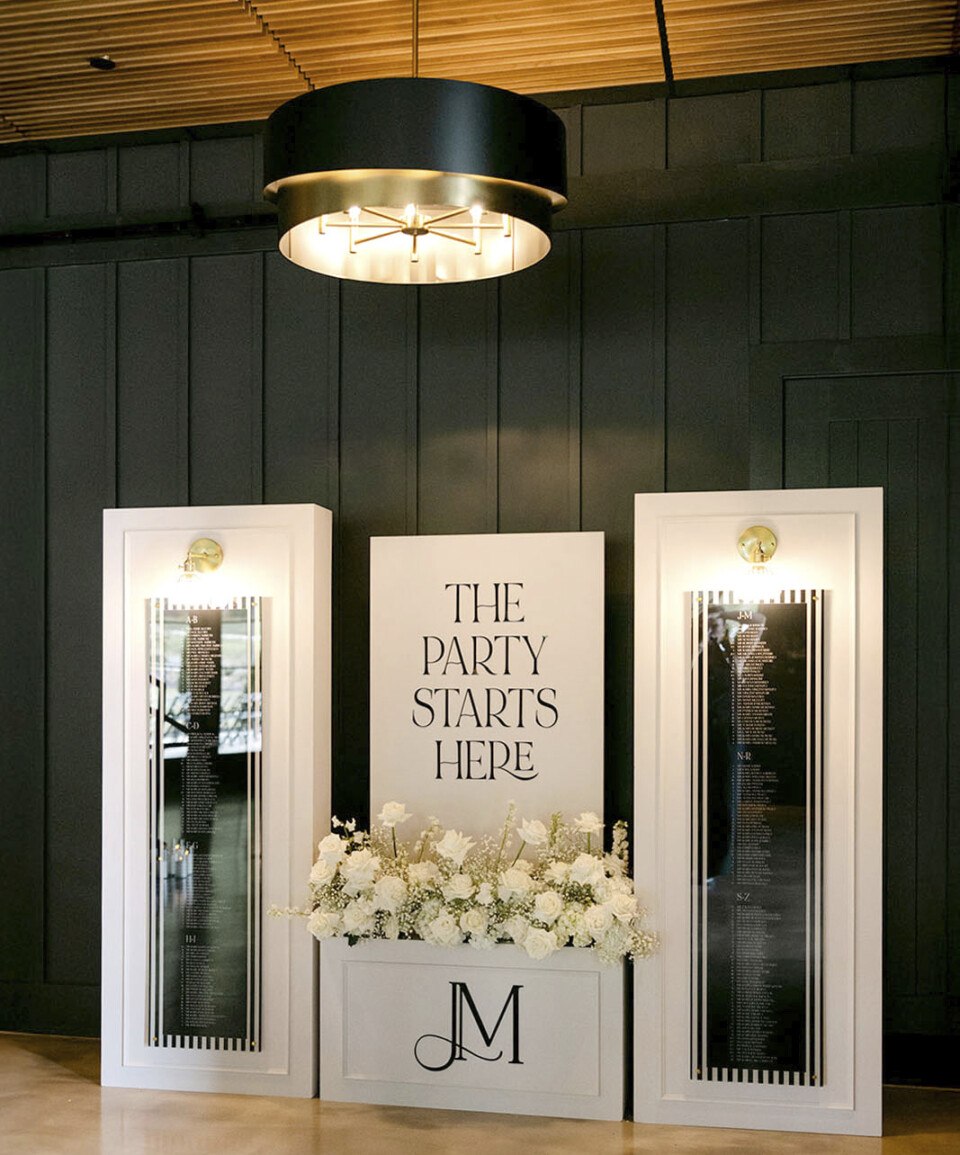 black and white wedding decor