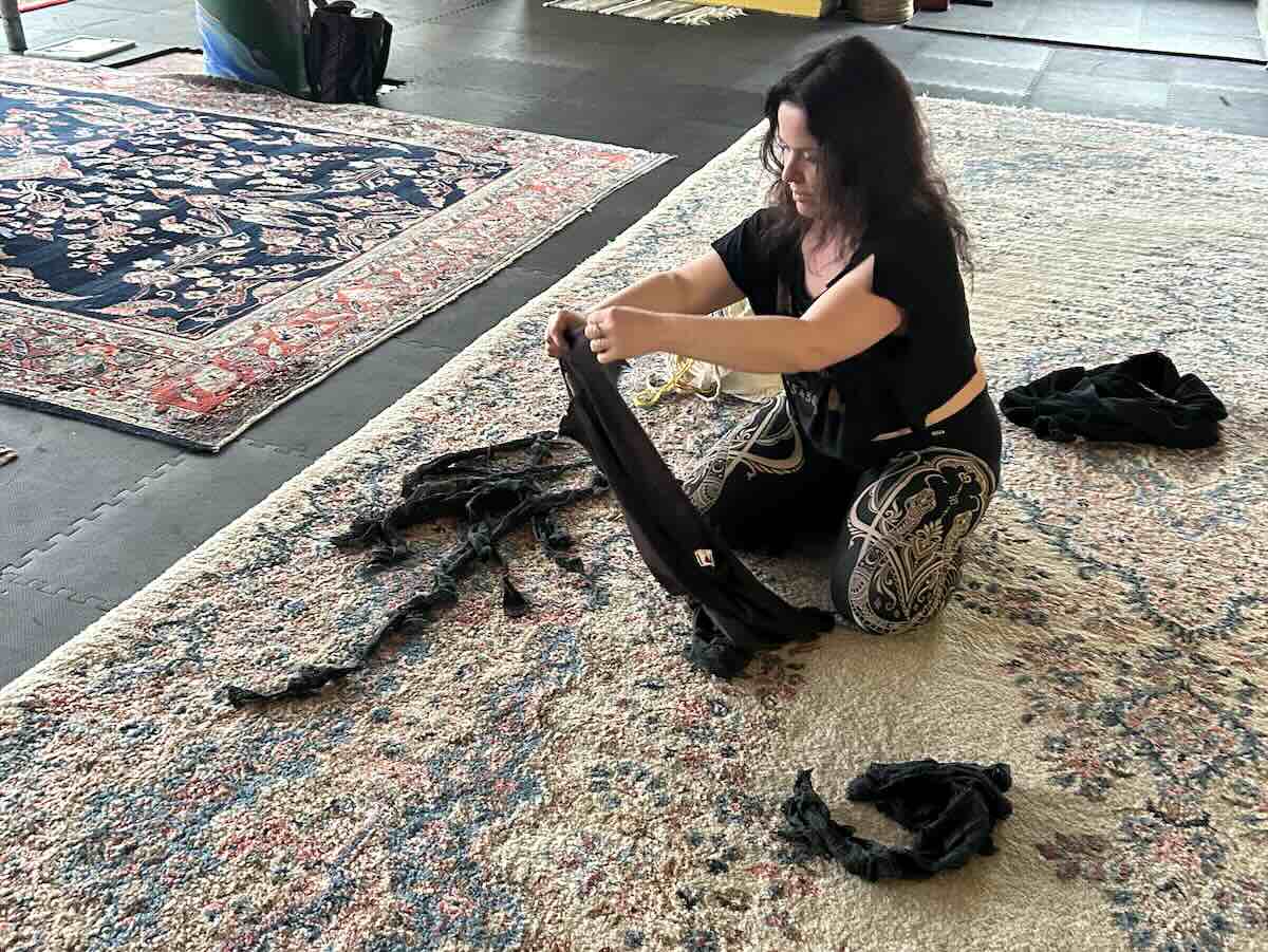 An attendee at one of Ong's previous grief weaving workshops in Philadelphia