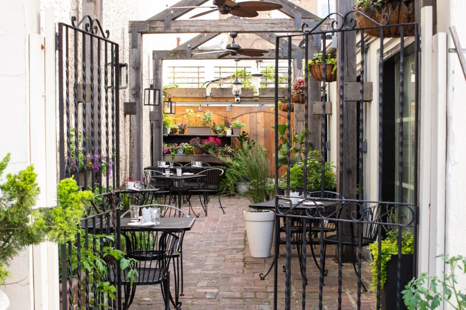 outdoor dining patio philadelphia